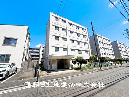 爽やかな空間演出とセンス良く纏められた室内は素敵な寛ぎ空間です。