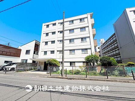 人間の感性を育むプライベートルームはシンプルが1番だと思います。