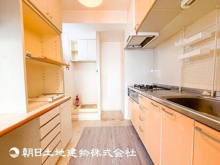 【キッチン】快適な日常を支える機能性と強さがひとつになった自慢のキッチンです。