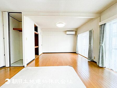 【リビング】大切な人とともに、心穏やかに過ごすひとときになるリビング。