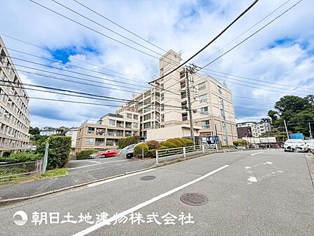 趣味・感性で個性的に飾って頂けるようシンプルに仕上げてあります。