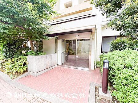 一人で過ごす空間は音楽を聴いたり読書をしたりと趣味を楽しめる空間です。