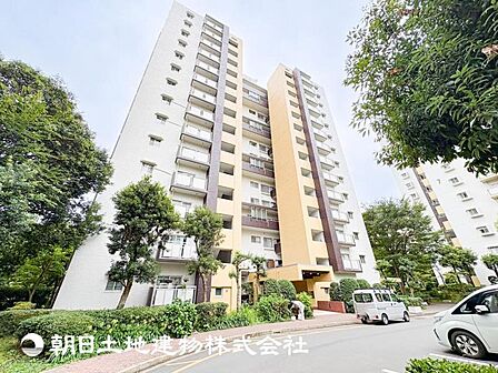 大切な人とともに、心穏やかに過ごすひとときになるリビング。