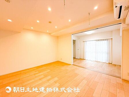 【リビング】リビングで家族との時間、自分の時間を大切にできる空間を作りました。