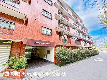 爽やかな空間演出とセンス良く纏められた室内は素敵な寛ぎ空間です。