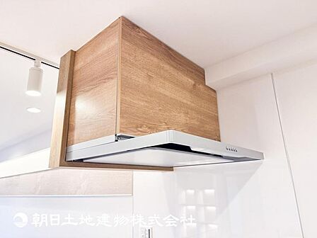 【レンジフード】臭いを強力に排気してくれるレンジフードはお手入れも楽です!