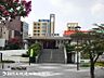 周辺：【十日市場駅】960ｍ　駅周辺はスーパー・ドラッグストア・飲食店などが充実している一方で、徒歩圏内に広大な公園があり豊かな自然が共存しているゆったりとした住環境です。