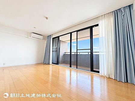 【リビング】大切な人とともに、心穏やかに過ごすひとときになるリビング。