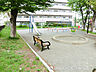 周辺：【落合公園】450ｍ　季節の花が彩る花壇がきれいに手入れされた、日当たりのよい公園です。すべり台・ブランコ・砂場などの遊具やベンチがあり、身近な憩いの場として利用できます。