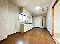 エクセレントコスモ 3階2DKのリビング/ダイニング