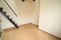 沢之町マンション 4階ワンルームのリビング/ダイニング