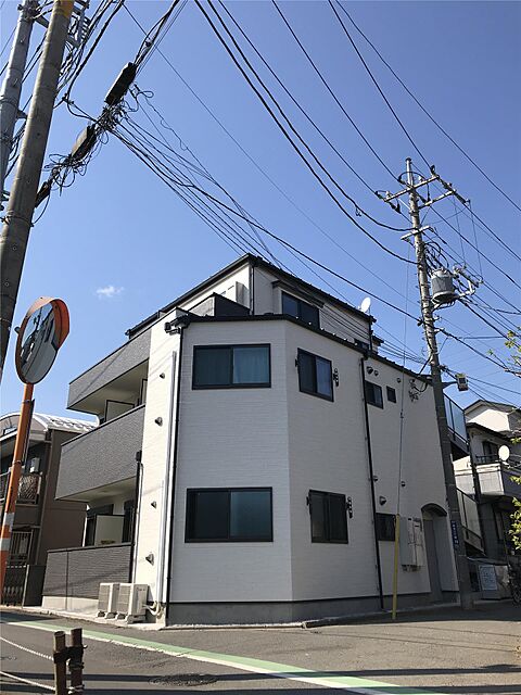 2 / 8