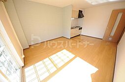 フラワーコーポVII 1階2LDKのリビング/ダイニング