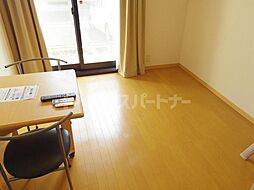 クリサンスマムII 2階1Kのリビング/ダイニング