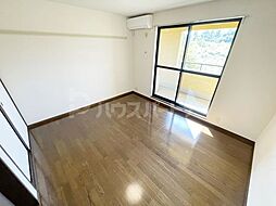 ロイヤルヒルB 2階1Kのリビング/ダイニング