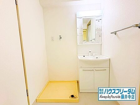 明るく、清潔感溢れる洗面所♪