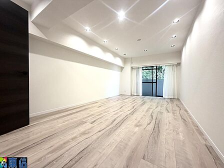 広々約10.5帖のマスターベッドルーム♪