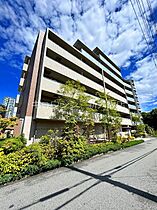 リラフォート千里中央  ｜ 大阪府豊中市新千里西町２丁目（賃貸マンション2LDK・8階・63.06㎡） その1