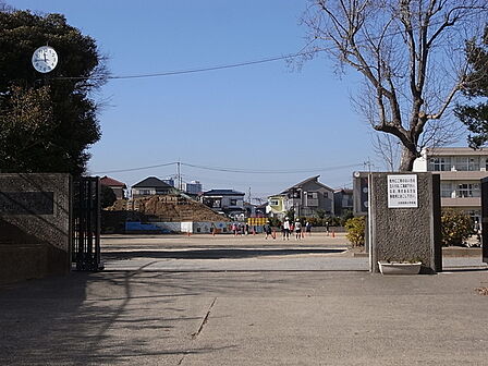 八千代市立大和田西小学校560m徒歩7分