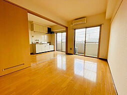 グランデュールマンション 350 3階1DKのリビング/ダイニング