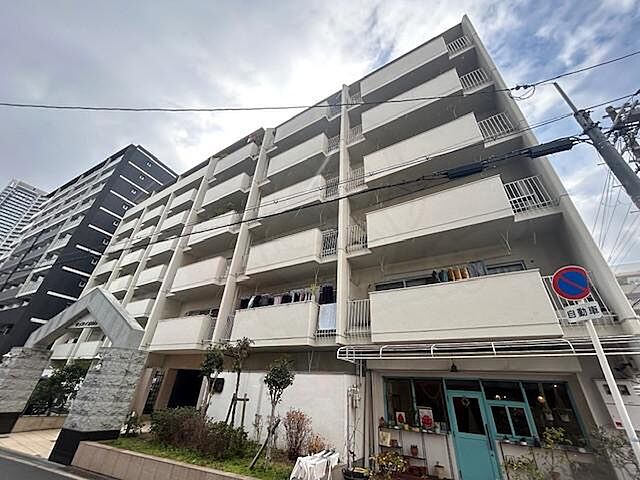 3 / 21