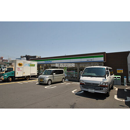 ファミリーマート新狭山二丁目店