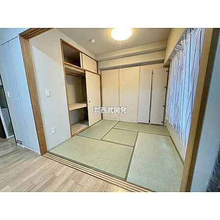 AIの加工により家具・小物等を除去してあります。