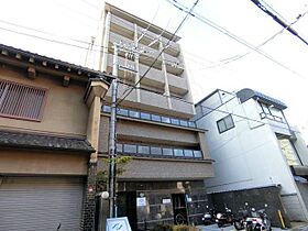 京都府京都市東山区新門前通大和大路東入３丁目梅本町（賃貸マンション1K・5階・21.75㎡） その1