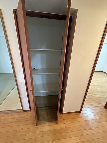 収納 グランシティレイディアントタワー 17階/-