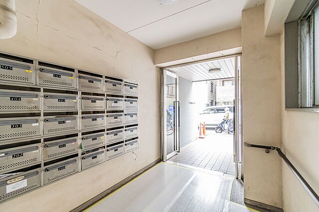 エントランス ドエルトーア 2階/-