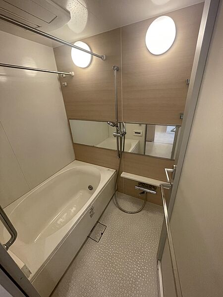 浴室を拡大表示