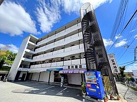 大阪府吹田市樫切山18番4号（賃貸マンション2K・5階・32.00㎡） その1