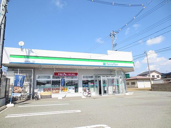 画像14:ファミリーマート秋田割山店(180m)