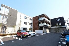 メゾンマスト川もと 210 ｜ 秋田県秋田市川元山下町（賃貸マンション1LDK・2階・66.92㎡） その1