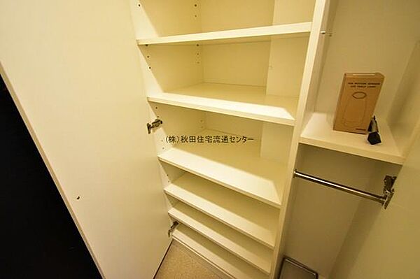 apartment 秋田県秋田市山王７丁目9番35号　秋田住宅流通センタ‐本社ビル1階