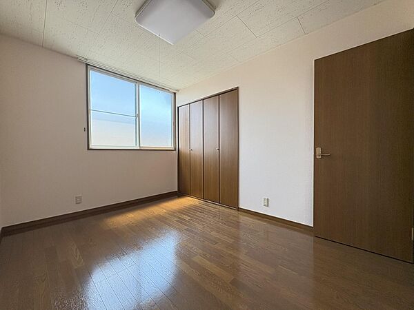 apartment 秋田県秋田市山王７丁目9番35号　秋田住宅流通センタ‐本社ビル1階