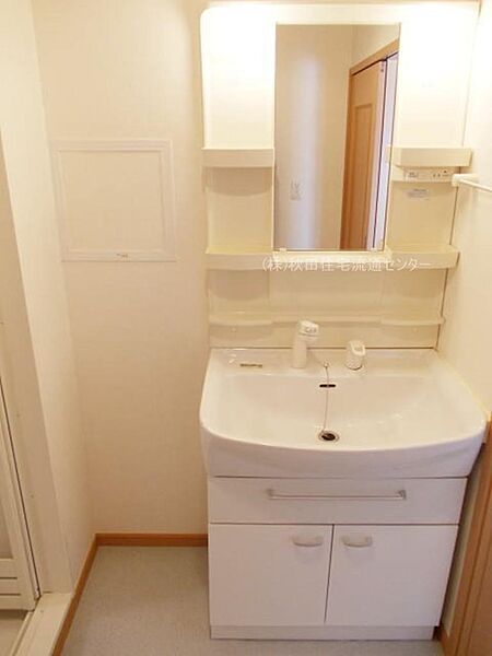 apartment 秋田県秋田市山王７丁目9番35号　秋田住宅流通センタ‐本社ビル1階