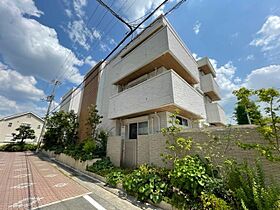 大阪府茨木市若園町（賃貸マンション2LDK・1階・60.21㎡） その1