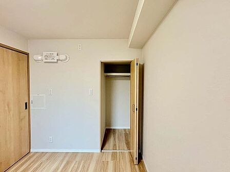 お部屋を広く使える便利な各室収納付き