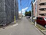 その他：車の出し入れがしやすい前面道路に面した住まい