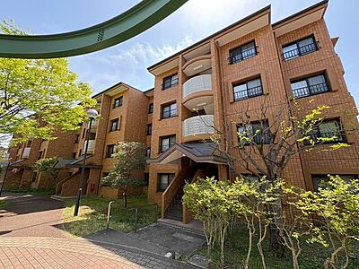 外観：緑豊かな広瀬の杜に佇むマンション