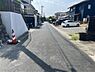 その他：湖東町　前面道路.jpeg