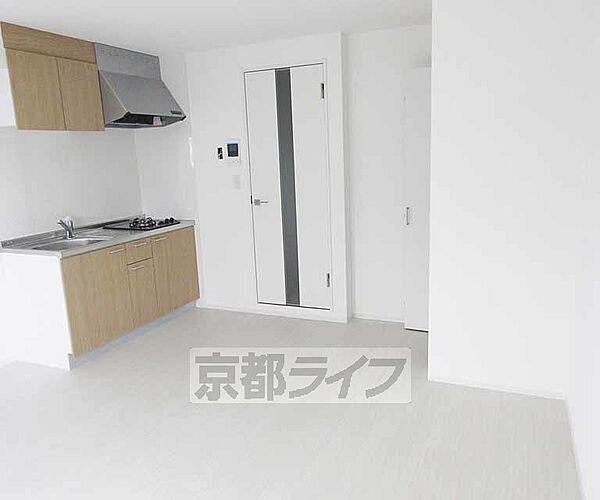 画像20:白基調のお部屋です