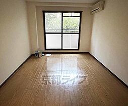 ロイヤルグランデ 102 1階1Kのリビング/ダイニング