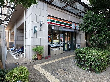 セブンイレブンコスモスクエア駅前店
