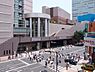 周辺：上大岡駅（642m）