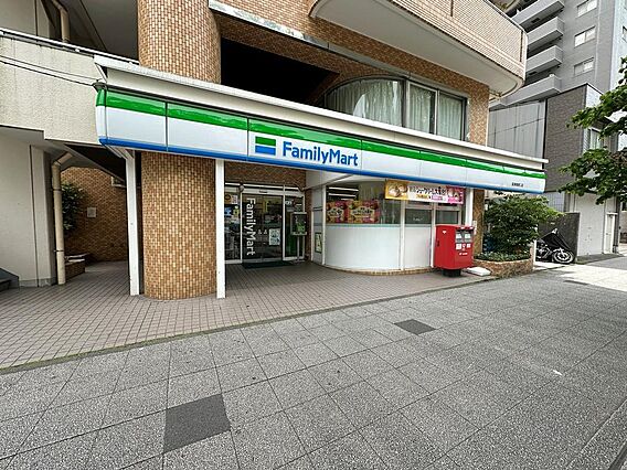 ファミリーマー...