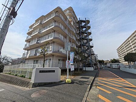 RC造8階建て A・B・C棟合計353戸のビッグコミュニティ
