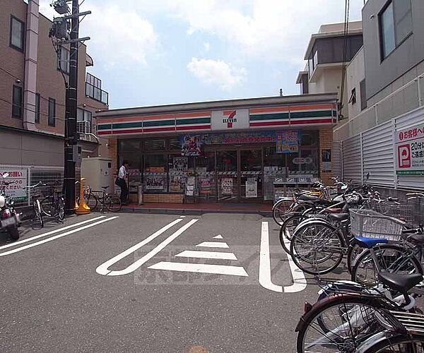 画像30:セブンイレブン京都JR円町駅まで140m 丸太町通り沿いに有り、ＪＲ円町駅の目の前です