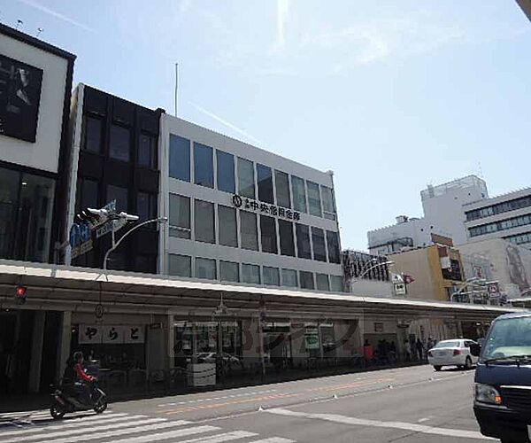 画像24:京都中央信用金庫四条支店まで322m 街中の便利な立地